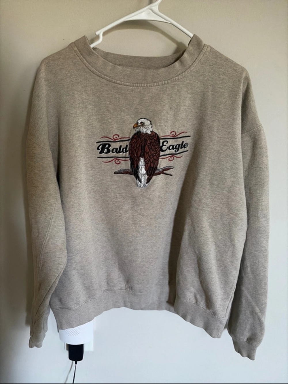 Vintage Bald Eagle Embroidered Crewneck Sweater - Beige